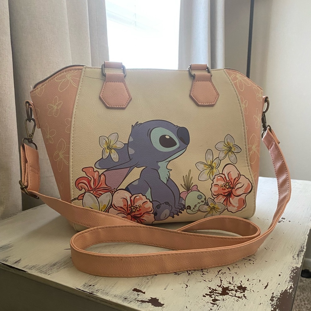 Stitch Loungefly purse!